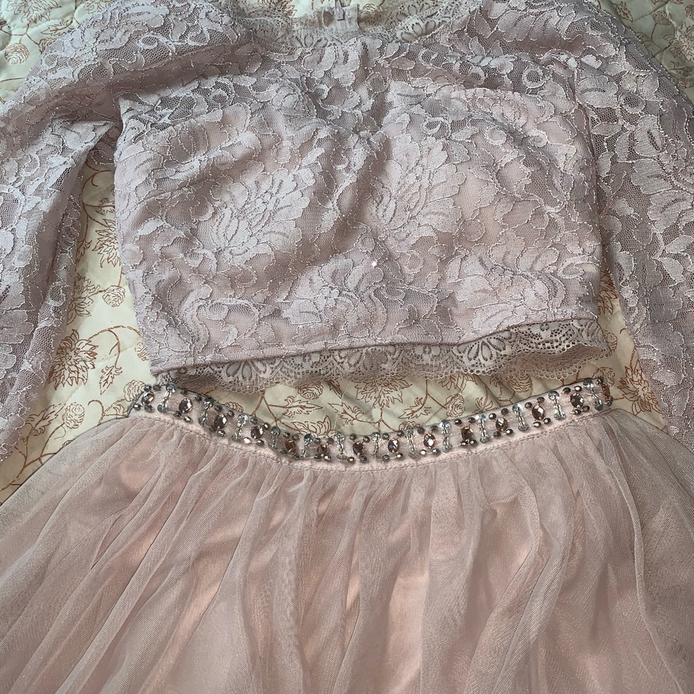 Dress - Picture 3 of 4